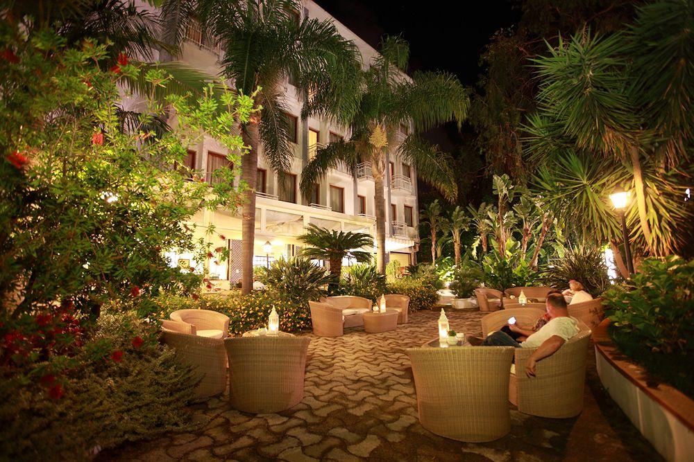 Hotel Caravel Сант'Анджелло Экстерьер фото